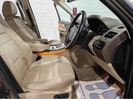 2013 Land Rover Range Rover 3.0 V6 DIESEL SE 4DR AUTO €16,750 thumbnail