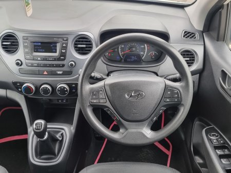 2017 Hyundai i10 - thumbnail 15