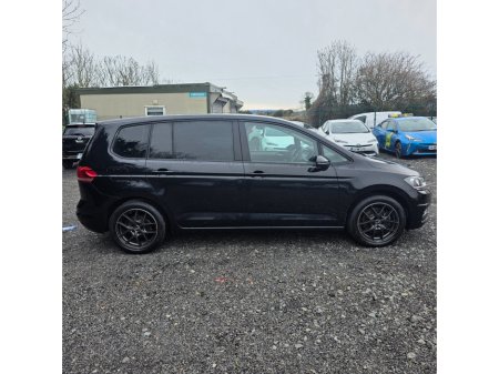 2016 Volkswagen Touran 1.2 TSI 110HP Trendline €15,950 thumbnail