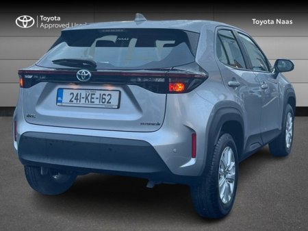 2024 Toyota Yaris Cross CROSS LUNA €28,444 thumbnail