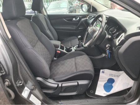 2015 Nissan Qashqai - thumbnail 8