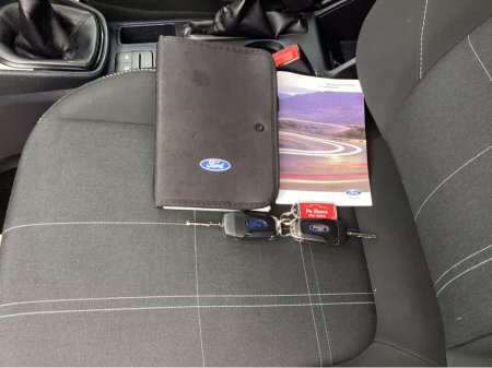 2020 Ford Fiesta - thumbnail 15