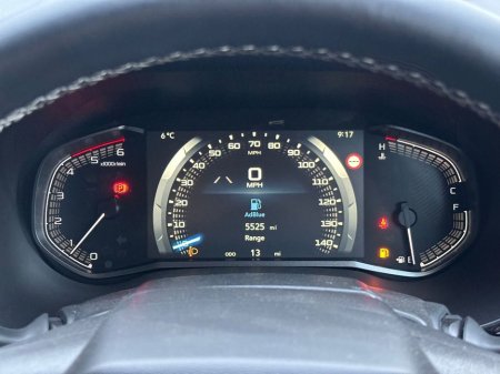 2025 Isuzu D-MAX V-CROSS DCB €48,851 thumbnail