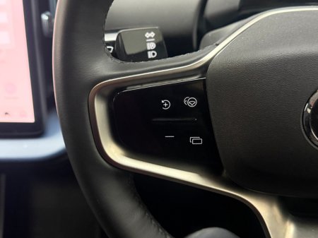 2024 Volvo EX30 ULTRA 69KWH *PAN ROOF* €35,990 thumbnail
