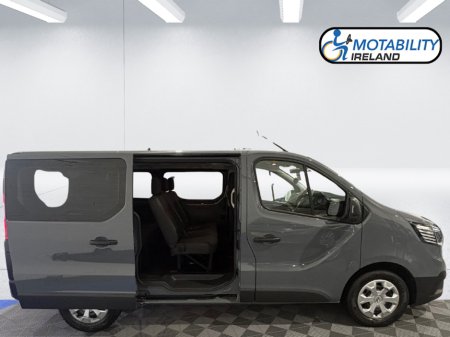 2022 Renault Trafic 9 Seater MPV €26,995