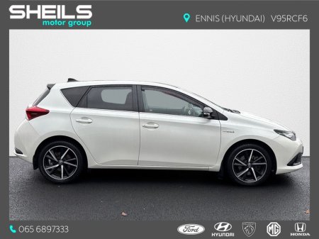 2018 Toyota Auris Hybrid Luna Sport €18,500 thumbnail