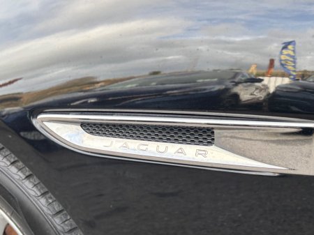 2017 Jaguar XF - thumbnail 10