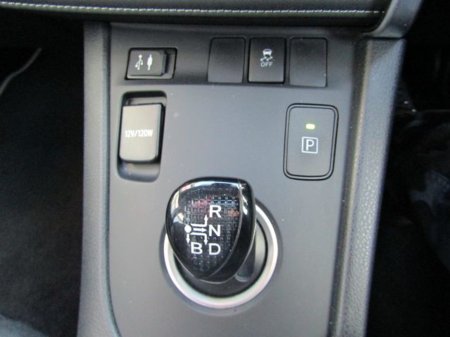 2018 Toyota Auris Hybrid Luna 4DR Auto €16,950 thumbnail