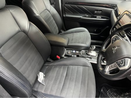 2019 Mitsubishi Outlander - thumbnail 13