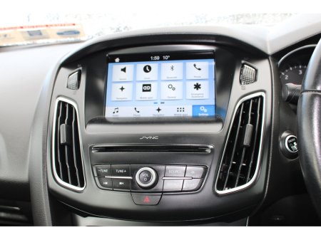 2018 Ford Focus - thumbnail 18