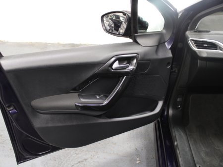 2018 Peugeot 208 - thumbnail 30