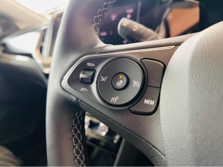 2024 Opel Grandland NOW SOLD THANK YOU www.bolands.ie Est.1955 thumbnail