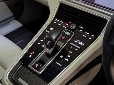 2018 Porsche Panamera - thumbnail 20