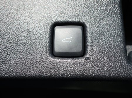 2026 Ford Kuga 2.5 Duratec 243PS PHEV ST-Line X Auto €45,995 thumbnail