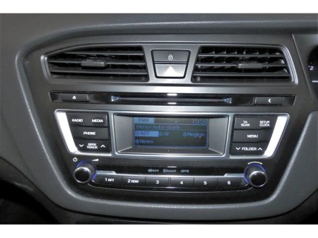 2017 Hyundai i20 1.2 ACTIVE DELUXE 5SPD *BI-TONE INTERIOR* €10,890 thumbnail