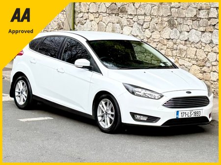 2017 Ford Focus - thumbnail 1