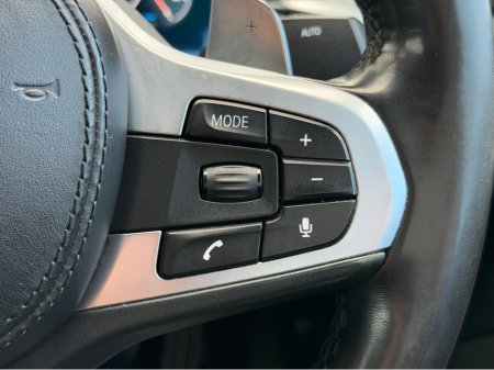 2018 BMW 5 Series - thumbnail 21