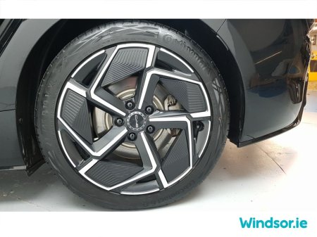 2025 BYD Seal 82.5kWh Design RWD €41,995 thumbnail