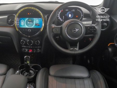 2024 MINI Hatch 5-Door Cooper Exclusive €35,900 thumbnail