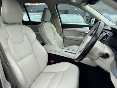 2017 Volvo XC90 - thumbnail 8