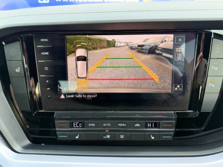 2019 Volkswagen Touareg - thumbnail 21