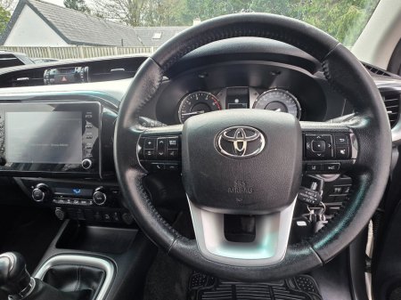 2021 Toyota Hilux - thumbnail 16