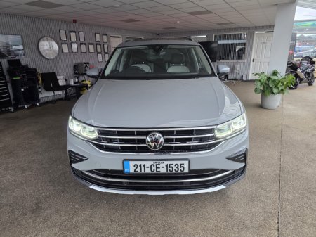 2021 Volkswagen Tiguan ELEGANCE 2.0 TDI MANUAL 6SPEED FWD 150HP 5 5DR €33,950 thumbnail