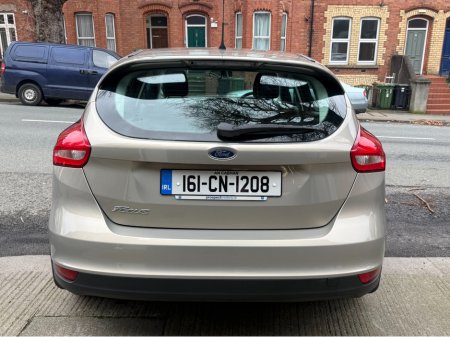 2016 Ford Focus - thumbnail 6