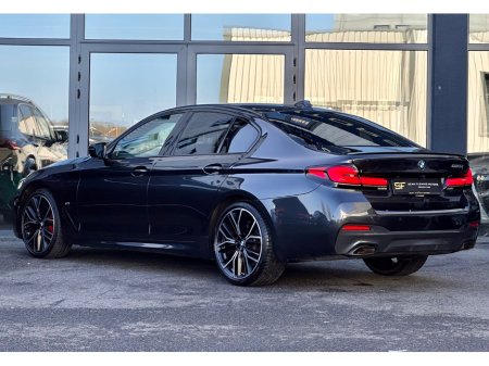 2023 BMW 5 Series - view 3