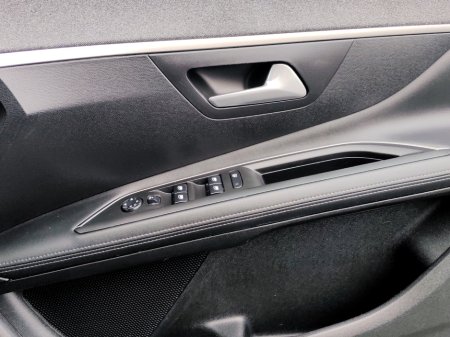 2019 Peugeot 3008 - thumbnail 6