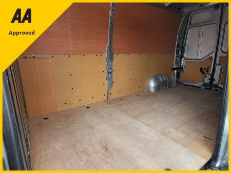 2021 Nissan NV400 - thumbnail 9