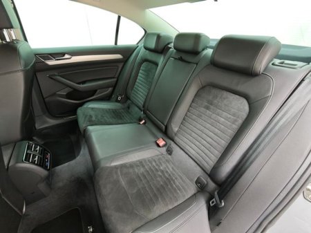 2018 Volkswagen Passat - thumbnail 19