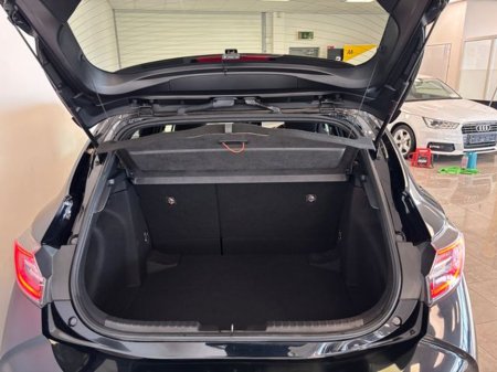 2022 Toyota Corolla 1.8 Hybrid Luna Sport Hatchback €23,850 thumbnail