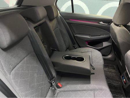 2023 Volkswagen Golf €29950! 2023 VOLKSWAGEN GOLF TDI ACTIVE ADVANCED 2.0 AUTOMATIC / CRUISE CONTROL / REVERSE CAMERA / HEATED SEATS / AMBIENT LIGHTS / PADDLE SHIFTERS €29,950 thumbnail