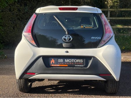 2016 Toyota Aygo - thumbnail 5