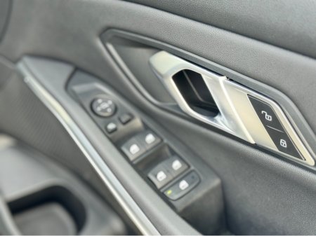 2021 BMW 3 Series G20 320D SE AUTO * BLACK PACK * €29,950 thumbnail