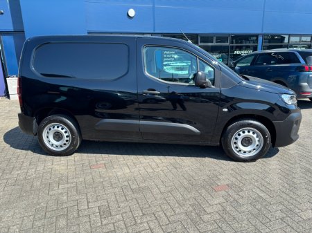 2025 Peugeot Partner  €30,450