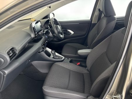 2024 Toyota Yaris - thumbnail 6