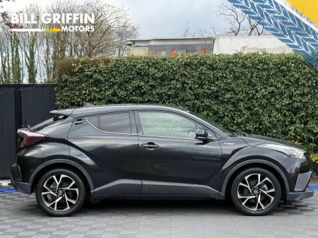 2017 Toyota C-HR - thumbnail 2