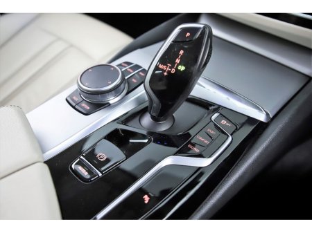 2021 BMW 5 Series - thumbnail 17