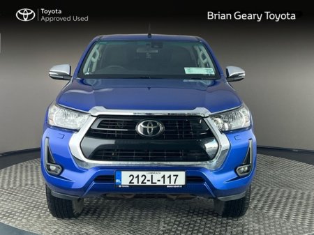 2021 Toyota Hilux 2.4 DOUBLE CAB SR5 €39,950 thumbnail