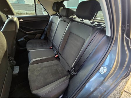 2023 Volkswagen T-Roc - thumbnail 9