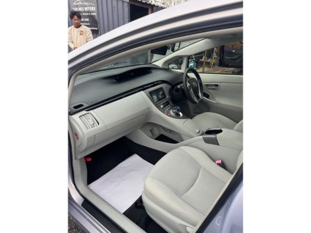 2013 Toyota Prius - thumbnail 7