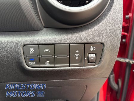 2020 Hyundai Kona Kauai EV Premium 2 Tone 5DR Auto €16,750 thumbnail