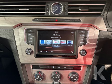 2016 Volkswagen Passat - thumbnail 18