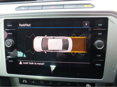 2018 Volkswagen Passat - thumbnail 8