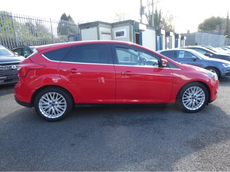 2012 Ford Focus - thumbnail 6