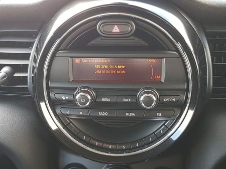 2017 MINI Hatch D €12,995 thumbnail