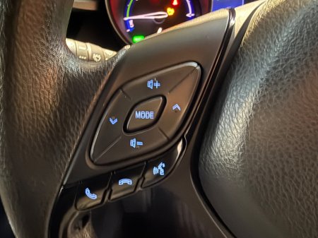 2020 Toyota C-HR 1.8 HYBRID LUNA €21,890 thumbnail