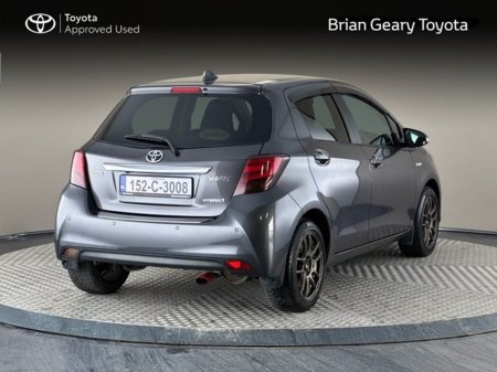 2015 Toyota Yaris - thumbnail 2